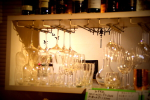 八丁畷のワインバーの綺麗なグラスの写真